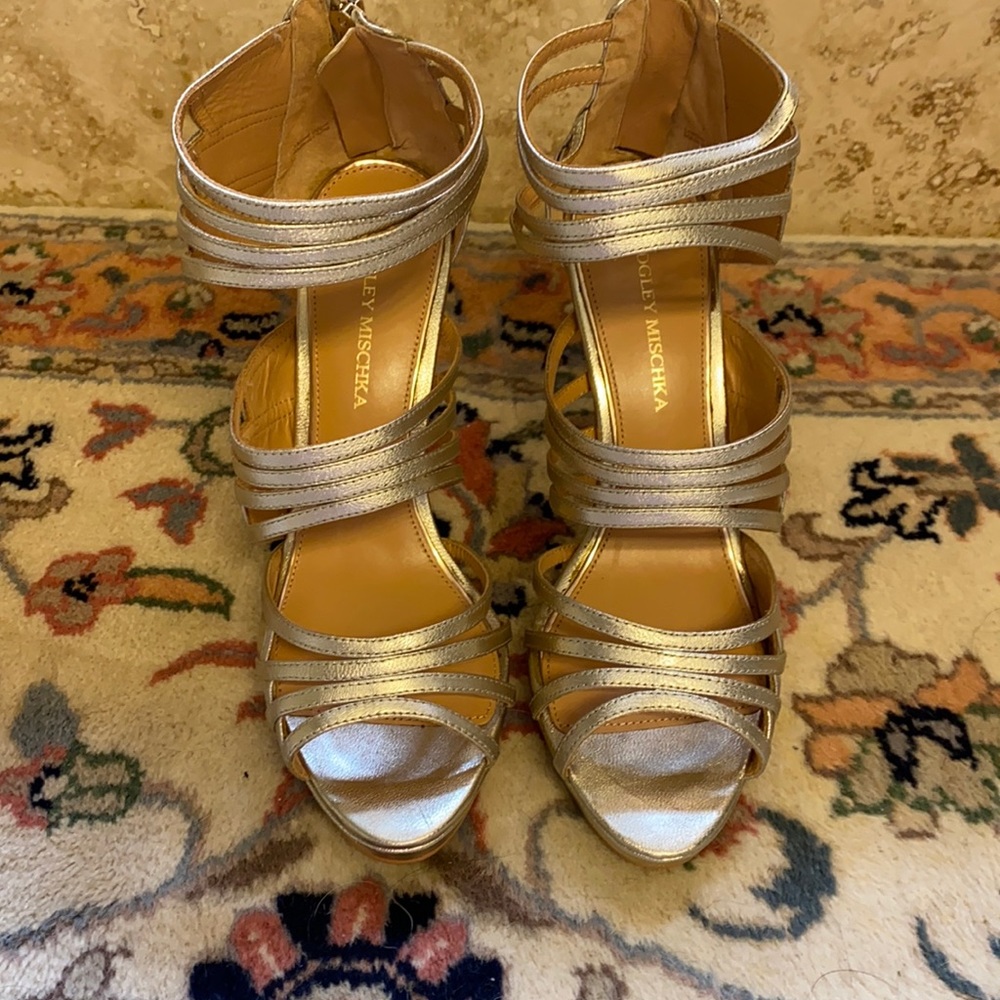 Badgley Mischka Gold Strappy Sandals. Size 9M